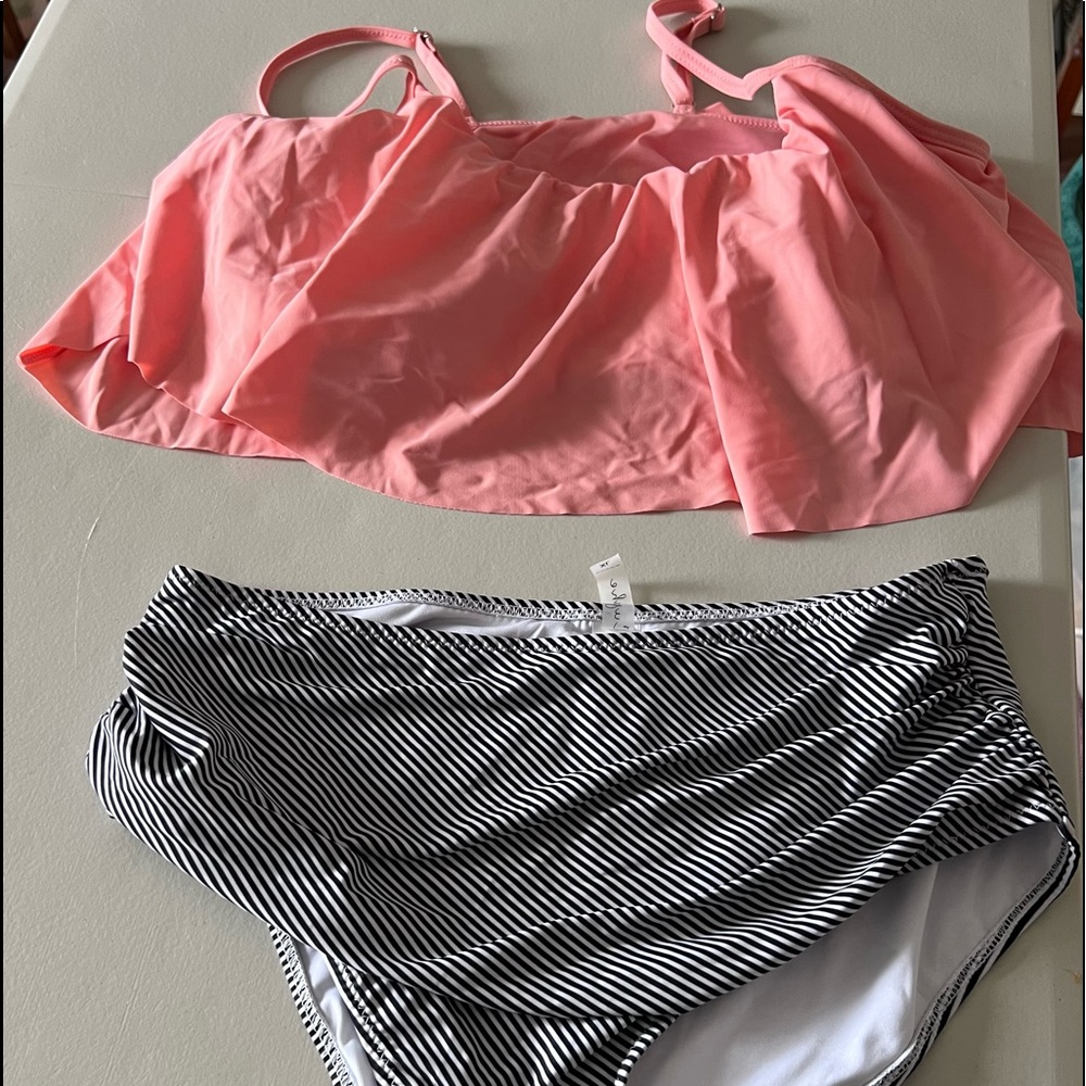 Pretty 2 piece CUPSHE new with tags.